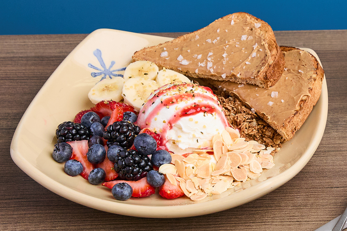 Breakfast Berry Yogurt Bowl